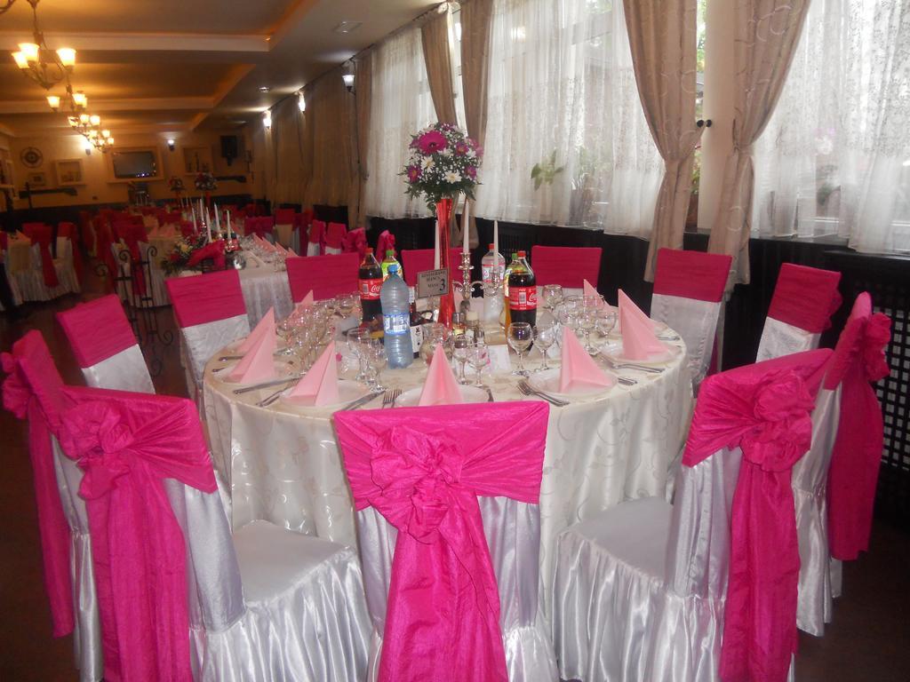 Guest house Pensiunea Bianca