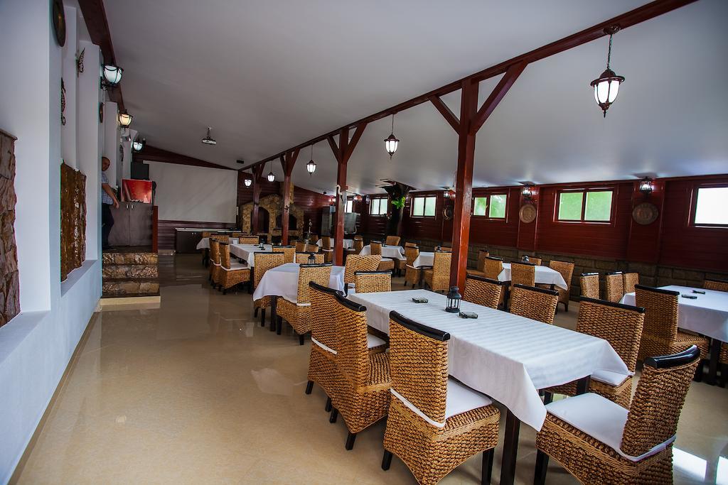 Guest house Pensiunea Bianca